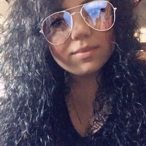 Meet your Posher, Vanessa